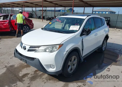 2015 Toyota Rav4 Xle z USA, uszkodzony, nr VIN 2T3RFREV5FW384733